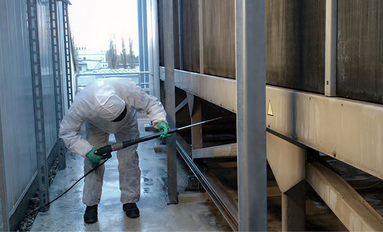 Fachgerechte Reinigung und Desinfektion wasserführender Anlagen