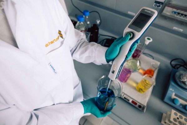 Wasseranalsyse bei Dr. Hartmann Chemietechnik